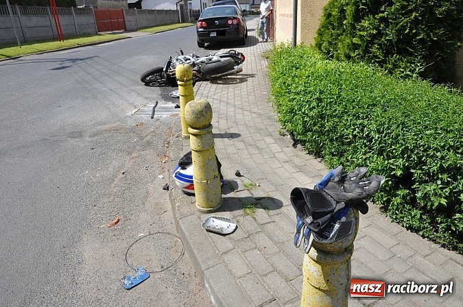 Zdjęcie w galerii na portalu naszraciborz.pl: W Samborowicach zderzyły się dwa BMW - motocykl i auto wiadomości z regionu