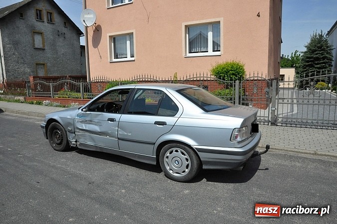 Zdjęcie w galerii na portalu naszraciborz.pl: W Samborowicach zderzyły się dwa BMW - motocykl i auto wiadomości z regionu