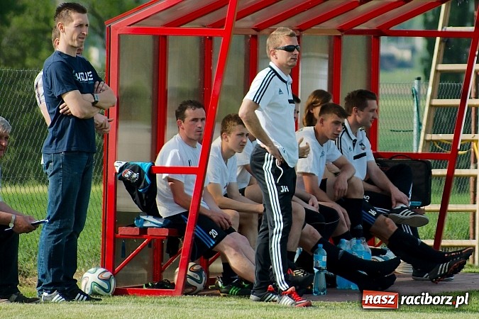 Zdjęcie w galerii na portalu naszraciborz.pl: Derby gminy Krzanowice: Rykoszet dał trzy punkty Borucinowi. Naprzód samodzielnym liderem A klasy wiadomości z regionu