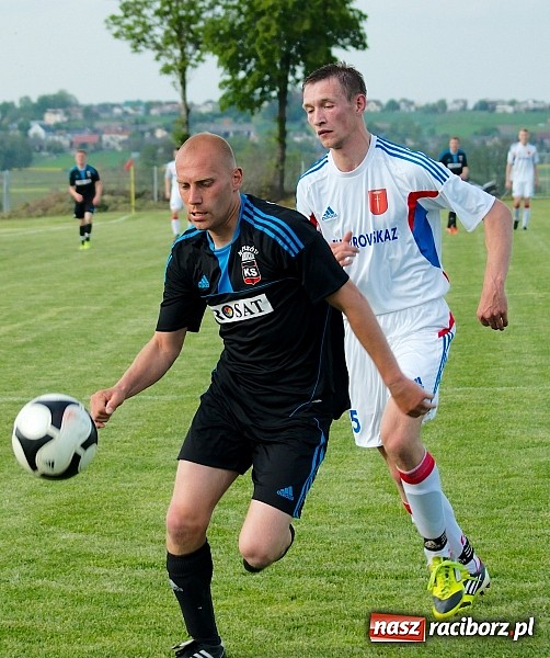 Zdjęcie w galerii na portalu naszraciborz.pl: Derby gminy Krzanowice: Rykoszet dał trzy punkty Borucinowi. Naprzód samodzielnym liderem A klasy wiadomości z regionu