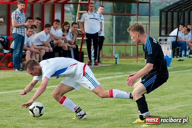 Zdjęcie w galerii na portalu naszraciborz.pl: Derby gminy Krzanowice: Rykoszet dał trzy punkty Borucinowi. Naprzód samodzielnym liderem A klasy wiadomości z regionu