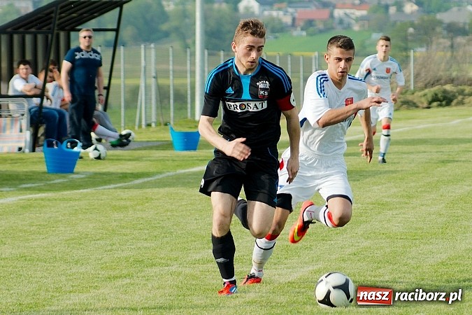 Zdjęcie w galerii na portalu naszraciborz.pl: Derby gminy Krzanowice: Rykoszet dał trzy punkty Borucinowi. Naprzód samodzielnym liderem A klasy wiadomości z regionu