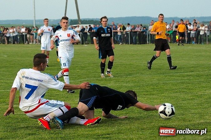 Zdjęcie w galerii na portalu naszraciborz.pl: Derby gminy Krzanowice: Rykoszet dał trzy punkty Borucinowi. Naprzód samodzielnym liderem A klasy wiadomości z regionu