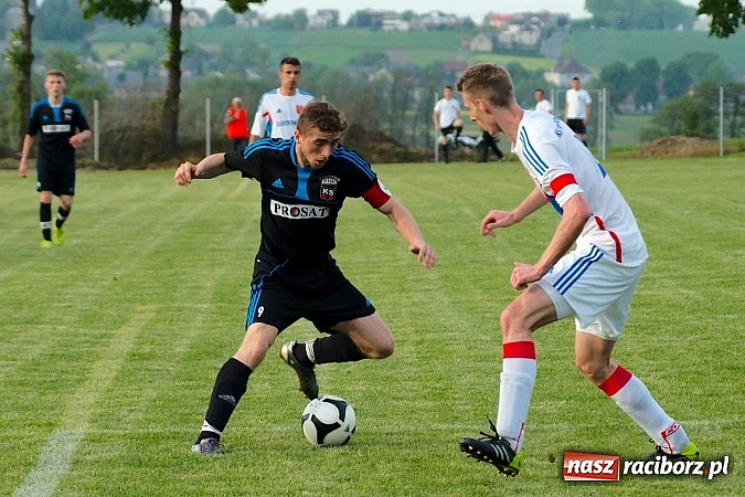 Zdjęcie w galerii na portalu naszraciborz.pl: Derby gminy Krzanowice: Rykoszet dał trzy punkty Borucinowi. Naprzód samodzielnym liderem A klasy wiadomości z regionu