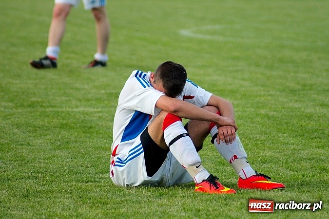 Zdjęcie w galerii na portalu naszraciborz.pl: Derby gminy Krzanowice: Rykoszet dał trzy punkty Borucinowi. Naprzód samodzielnym liderem A klasy wiadomości z regionu