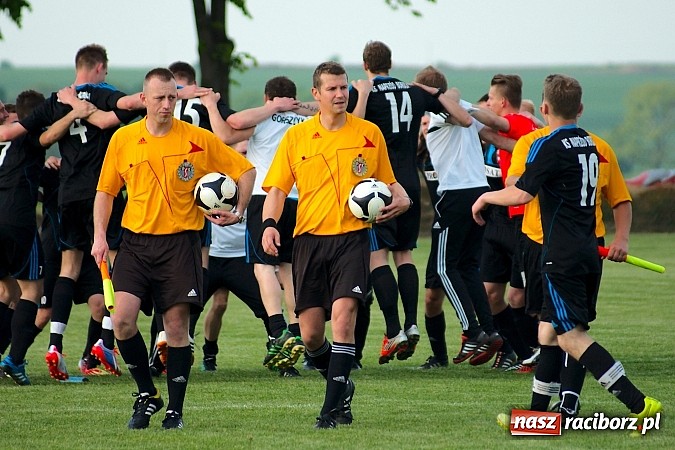 Zdjęcie w galerii na portalu naszraciborz.pl: Derby gminy Krzanowice: Rykoszet dał trzy punkty Borucinowi. Naprzód samodzielnym liderem A klasy wiadomości z regionu