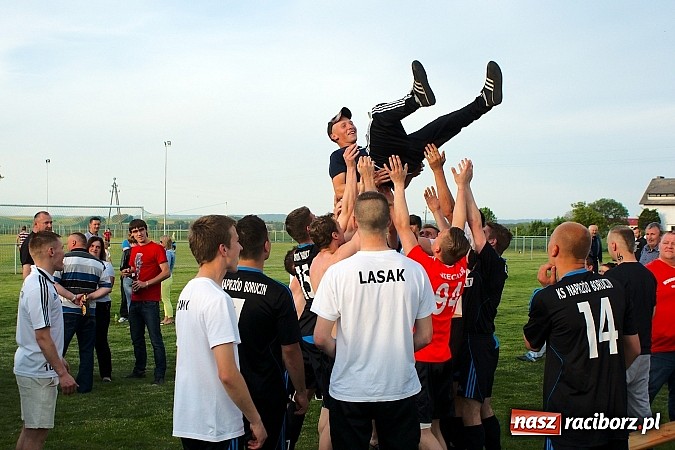 Zdjęcie w galerii na portalu naszraciborz.pl: Derby gminy Krzanowice: Rykoszet dał trzy punkty Borucinowi. Naprzód samodzielnym liderem A klasy wiadomości z regionu