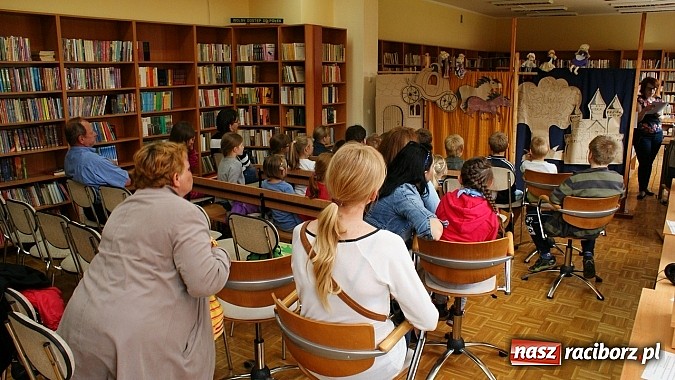 Zdjęcie w galerii na portalu naszraciborz.pl: Grupa teatralna z Ocic wystawiła Kopciuszka  wiadomości z regionu