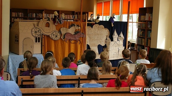 Zdjęcie w galerii na portalu naszraciborz.pl: Grupa teatralna z Ocic wystawiła Kopciuszka  wiadomości z regionu