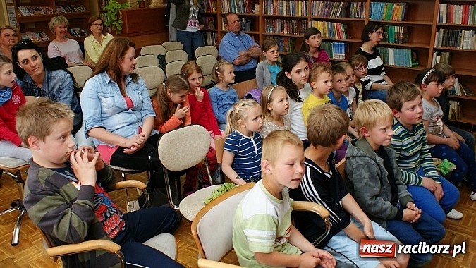 Zdjęcie w galerii na portalu naszraciborz.pl: Grupa teatralna z Ocic wystawiła Kopciuszka  wiadomości z regionu