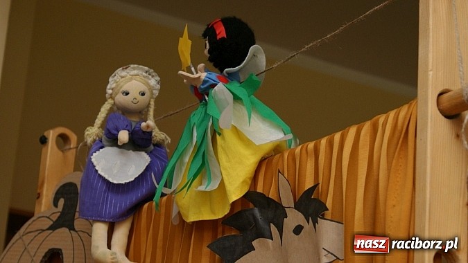 Zdjęcie w galerii na portalu naszraciborz.pl: Grupa teatralna z Ocic wystawiła Kopciuszka  wiadomości z regionu