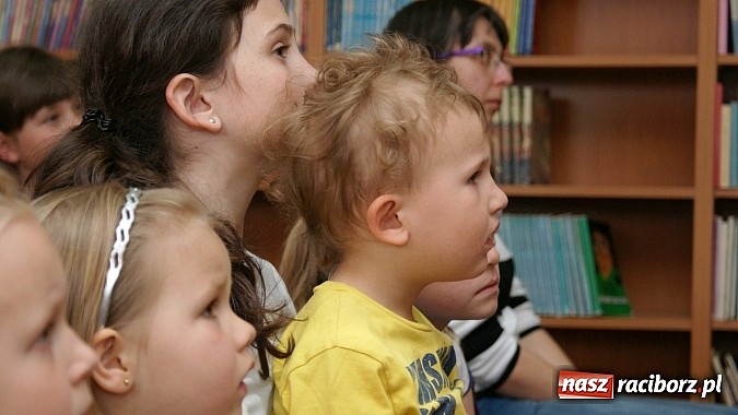 Zdjęcie w galerii na portalu naszraciborz.pl: Grupa teatralna z Ocic wystawiła Kopciuszka  wiadomości z regionu