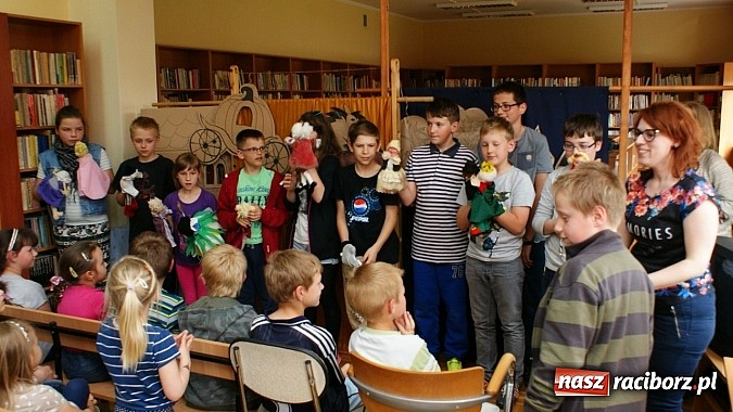 Zdjęcie w galerii na portalu naszraciborz.pl: Grupa teatralna z Ocic wystawiła Kopciuszka  wiadomości z regionu