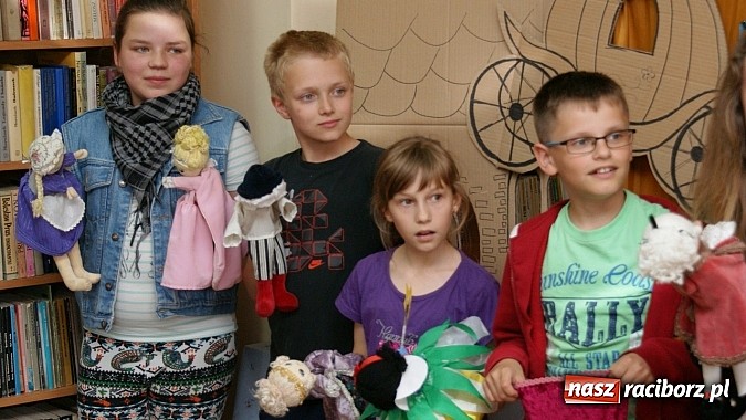 Zdjęcie w galerii na portalu naszraciborz.pl: Grupa teatralna z Ocic wystawiła Kopciuszka  wiadomości z regionu