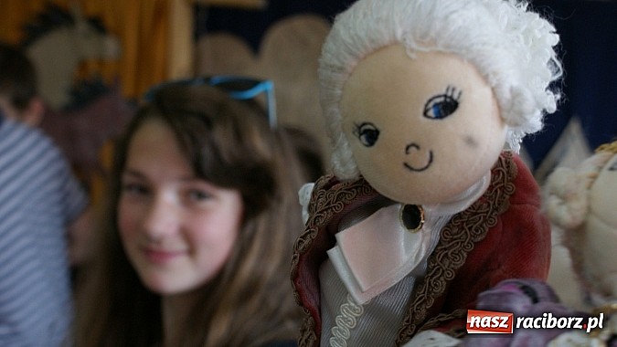 Zdjęcie w galerii na portalu naszraciborz.pl: Grupa teatralna z Ocic wystawiła Kopciuszka  wiadomości z regionu