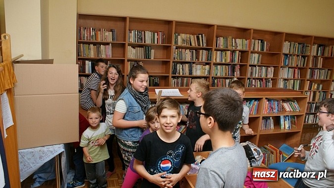 Zdjęcie w galerii na portalu naszraciborz.pl: Grupa teatralna z Ocic wystawiła Kopciuszka  wiadomości z regionu