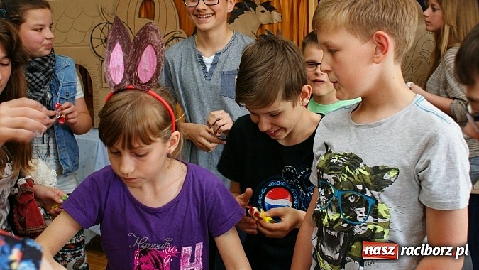 Zdjęcie w galerii na portalu naszraciborz.pl: Grupa teatralna z Ocic wystawiła Kopciuszka  wiadomości z regionu