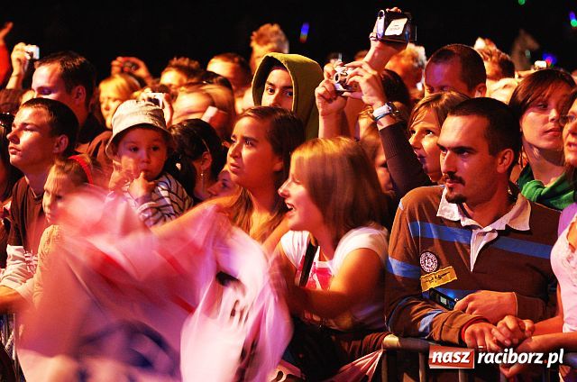 Zdjęcie w galerii na portalu naszraciborz.pl: Około 15 tysięcy ludzi przyszło na FEEL wiadomości z regionu