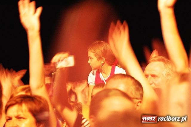 Zdjęcie w galerii na portalu naszraciborz.pl: Około 15 tysięcy ludzi przyszło na FEEL wiadomości z regionu