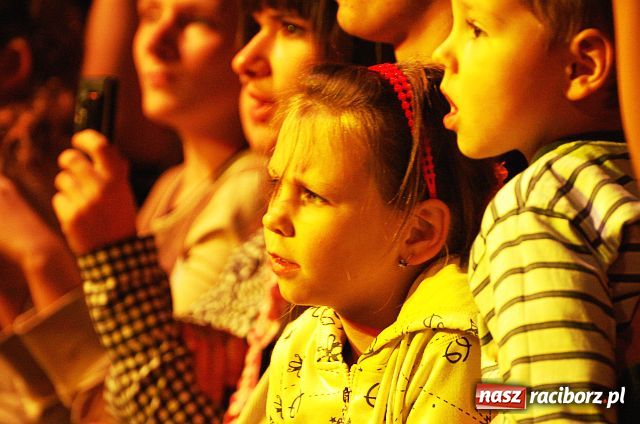 Zdjęcie w galerii na portalu naszraciborz.pl: Około 15 tysięcy ludzi przyszło na FEEL wiadomości z regionu