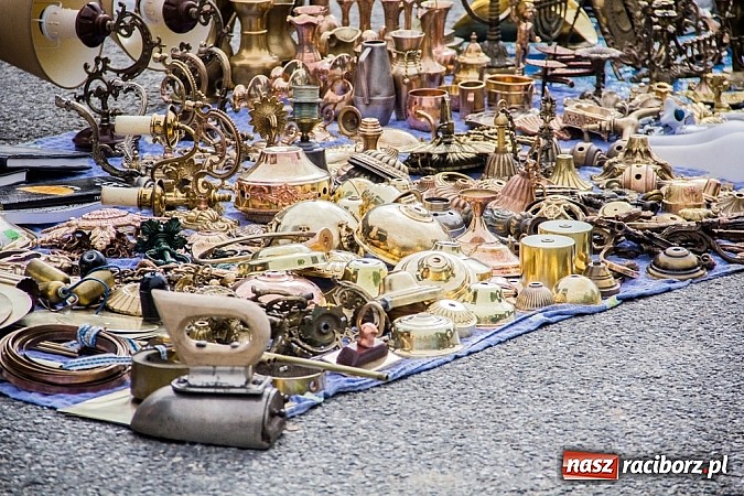 Zdjęcie w galerii na portalu naszraciborz.pl: Tysiące zwiedzających na jarmarku w Chałupkach wiadomości z regionu