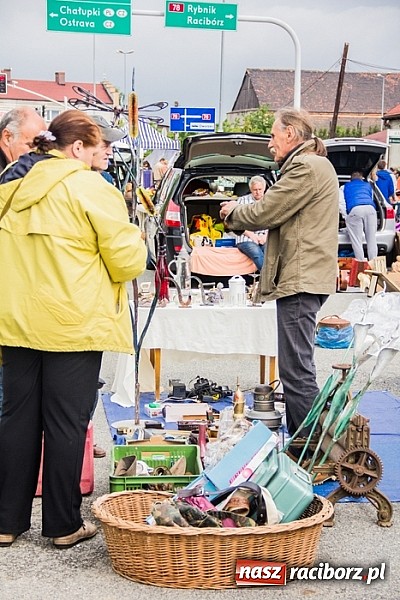 Zdjęcie w galerii na portalu naszraciborz.pl: Tysiące zwiedzających na jarmarku w Chałupkach wiadomości z regionu