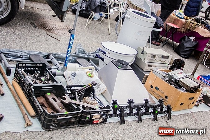 Zdjęcie w galerii na portalu naszraciborz.pl: Tysiące zwiedzających na jarmarku w Chałupkach wiadomości z regionu