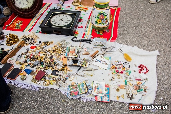 Zdjęcie w galerii na portalu naszraciborz.pl: Tysiące zwiedzających na jarmarku w Chałupkach wiadomości z regionu