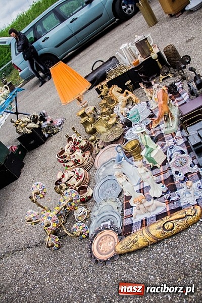 Zdjęcie w galerii na portalu naszraciborz.pl: Tysiące zwiedzających na jarmarku w Chałupkach wiadomości z regionu