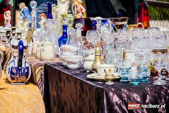 Zdjęcie w galerii na portalu naszraciborz.pl: Tysiące zwiedzających na jarmarku w Chałupkach wiadomości z regionu