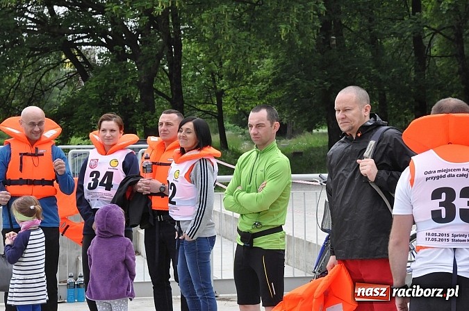 Zdjęcie w galerii na portalu naszraciborz.pl: W Raciborzu pływali po Odrze slalomem  wiadomości z regionu