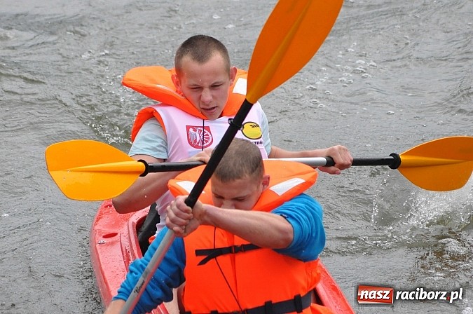 Zdjęcie w galerii na portalu naszraciborz.pl: W Raciborzu pływali po Odrze slalomem  wiadomości z regionu