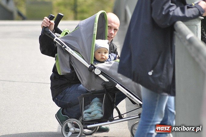 Zdjęcie w galerii na portalu naszraciborz.pl: W Raciborzu pływali po Odrze slalomem  wiadomości z regionu
