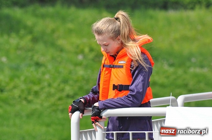 Zdjęcie w galerii na portalu naszraciborz.pl: W Raciborzu pływali po Odrze slalomem  wiadomości z regionu