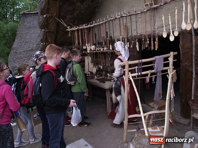 Zdjęcie w galerii na portalu naszraciborz.pl: Czeladnicy piernikarium na piastowskim szlaku  wiadomości z regionu