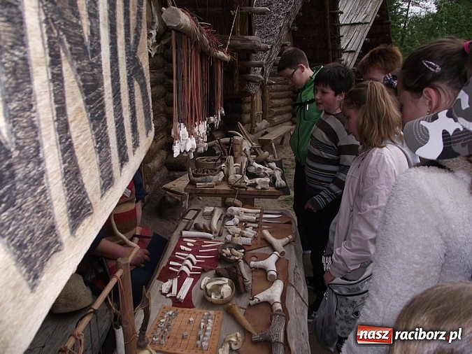 Zdjęcie w galerii na portalu naszraciborz.pl: Czeladnicy piernikarium na piastowskim szlaku  wiadomości z regionu
