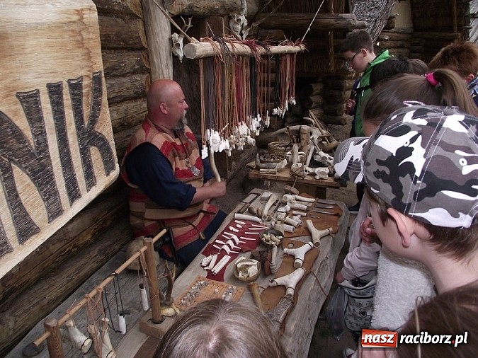 Zdjęcie w galerii na portalu naszraciborz.pl: Czeladnicy piernikarium na piastowskim szlaku  wiadomości z regionu