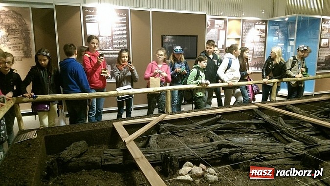 Zdjęcie w galerii na portalu naszraciborz.pl: Czeladnicy piernikarium na piastowskim szlaku  wiadomości z regionu