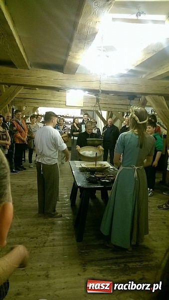 Zdjęcie w galerii na portalu naszraciborz.pl: Czeladnicy piernikarium na piastowskim szlaku  wiadomości z regionu