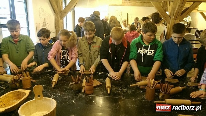 Zdjęcie w galerii na portalu naszraciborz.pl: Czeladnicy piernikarium na piastowskim szlaku  wiadomości z regionu
