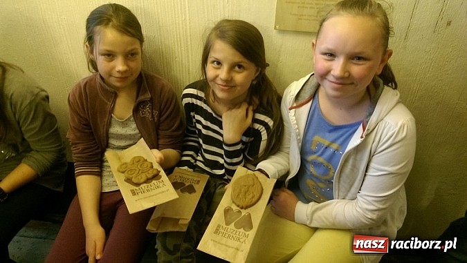 Zdjęcie w galerii na portalu naszraciborz.pl: Czeladnicy piernikarium na piastowskim szlaku  wiadomości z regionu