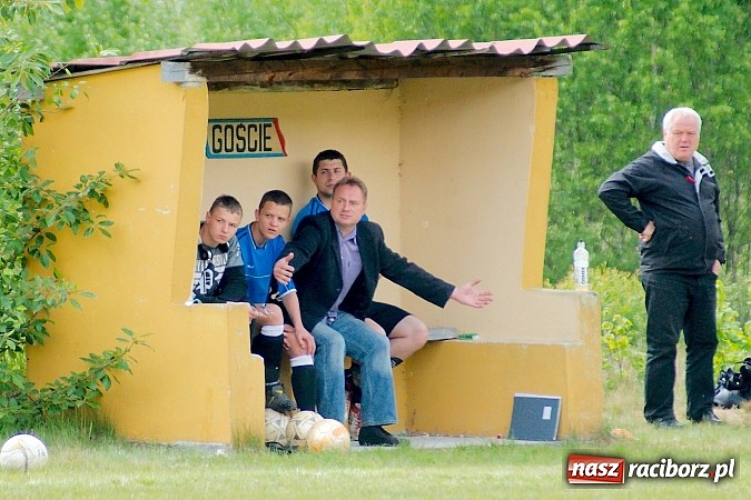 Zdjęcie w galerii na portalu naszraciborz.pl: Płomień Siedliska niestraszny Adamowicom wiadomości z regionu