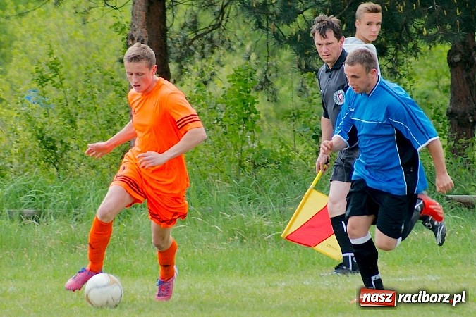 Zdjęcie w galerii na portalu naszraciborz.pl: Płomień Siedliska niestraszny Adamowicom wiadomości z regionu