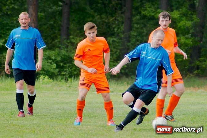 Zdjęcie w galerii na portalu naszraciborz.pl: Płomień Siedliska niestraszny Adamowicom wiadomości z regionu