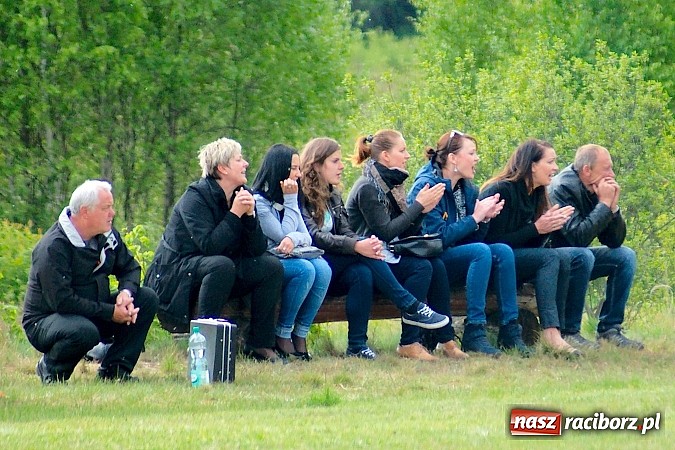 Zdjęcie w galerii na portalu naszraciborz.pl: Płomień Siedliska niestraszny Adamowicom wiadomości z regionu