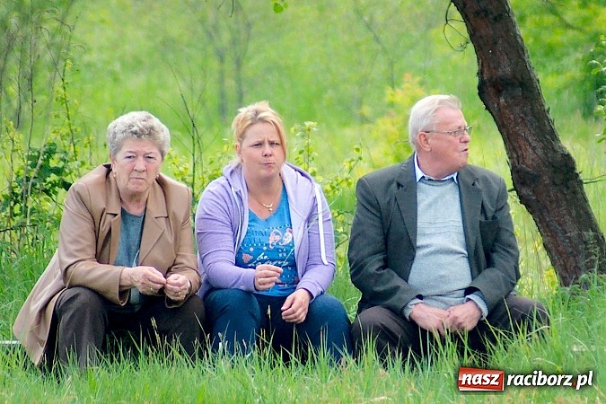 Zdjęcie w galerii na portalu naszraciborz.pl: Płomień Siedliska niestraszny Adamowicom wiadomości z regionu