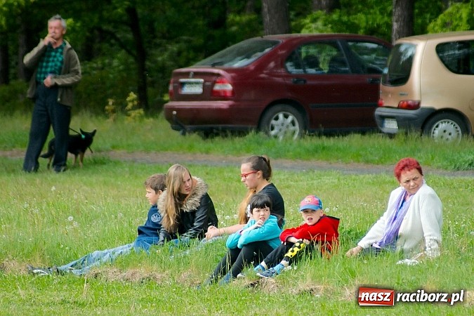 Zdjęcie w galerii na portalu naszraciborz.pl: Płomień Siedliska niestraszny Adamowicom wiadomości z regionu