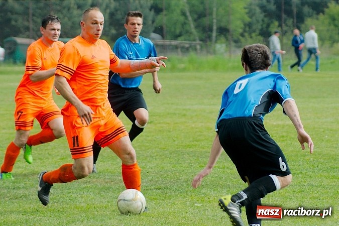 Zdjęcie w galerii na portalu naszraciborz.pl: Płomień Siedliska niestraszny Adamowicom wiadomości z regionu