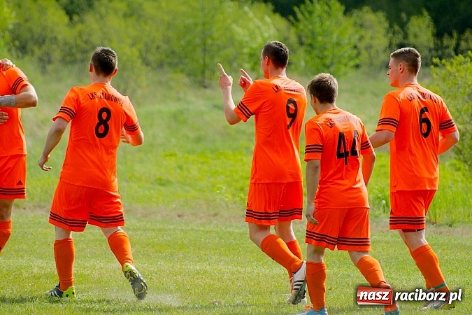 Zdjęcie w galerii na portalu naszraciborz.pl: Płomień Siedliska niestraszny Adamowicom wiadomości z regionu