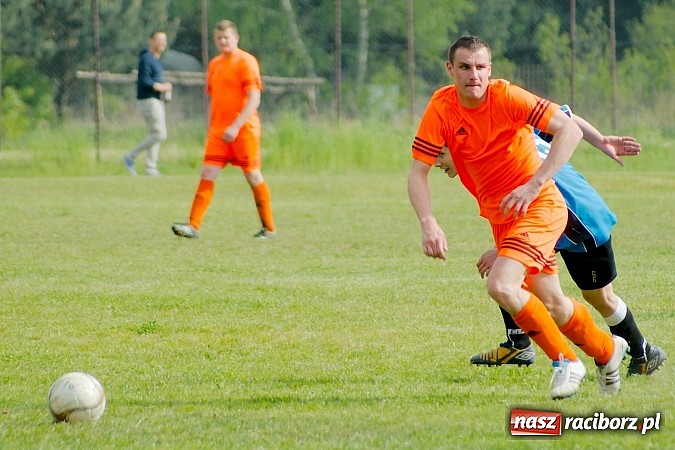 Zdjęcie w galerii na portalu naszraciborz.pl: Płomień Siedliska niestraszny Adamowicom wiadomości z regionu